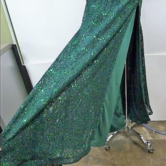 Jules & Cleo Juniper V Neck Mermaid Formal Dress - Picture 7 of 7